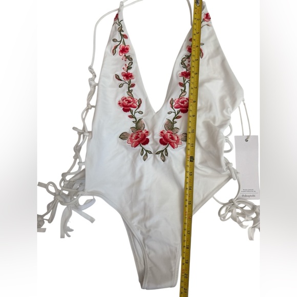 Tobi White Embroidered Floral One Piece Swimsuit XS Deep V Plunge, Lace-Up Sides - Picture 12 of 16